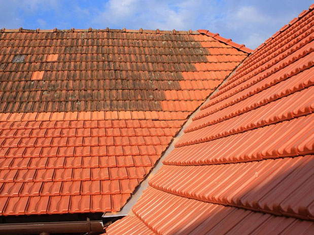 Démoussage de toiture à Chennevières-sur-Marne (94430) dans le Val de Marne (94)